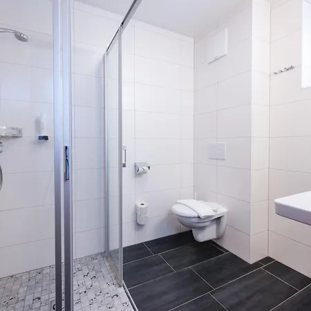 فندق Brueckenwirt Superior 3*