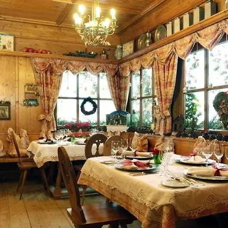 فندق Brueckenwirt Superior 3*